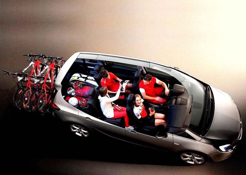 Opel Zafira Tourer (Family)