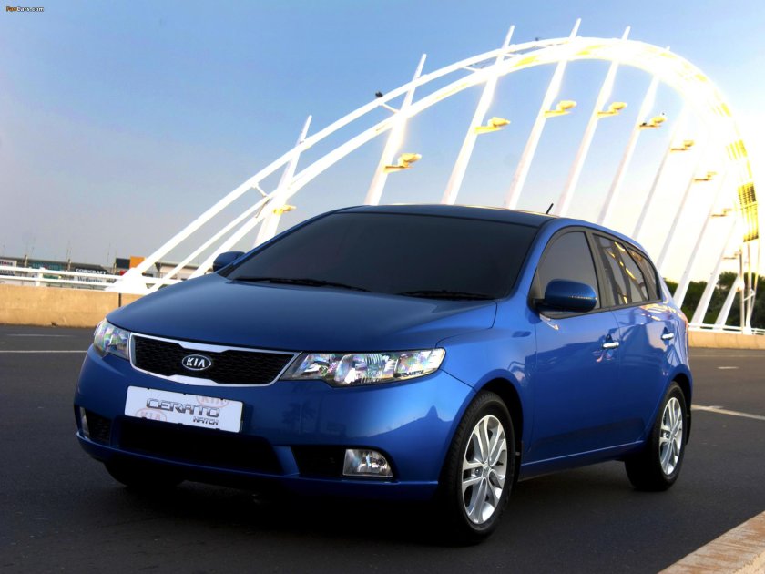 Kia Cerato 2010 хэтчбек