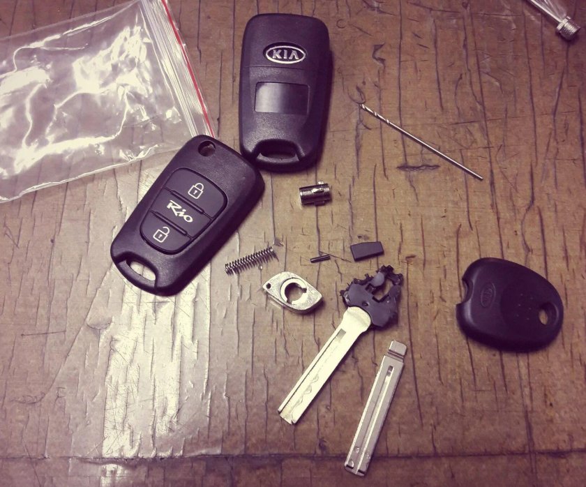 Выкидной ключ Киа Рио 4