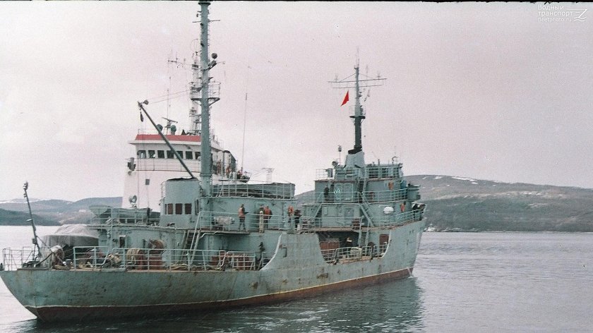 Технический наливной танкер ТНТ-12