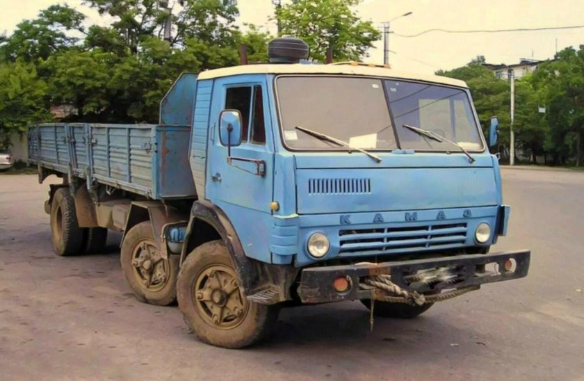 КАМАЗ 53212 бортовой