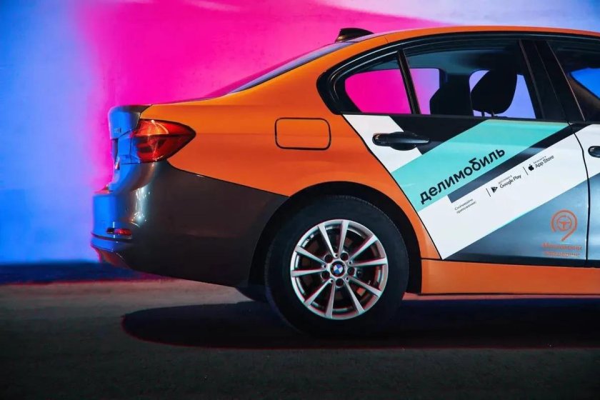 BMW 320i Premium Делимобиль