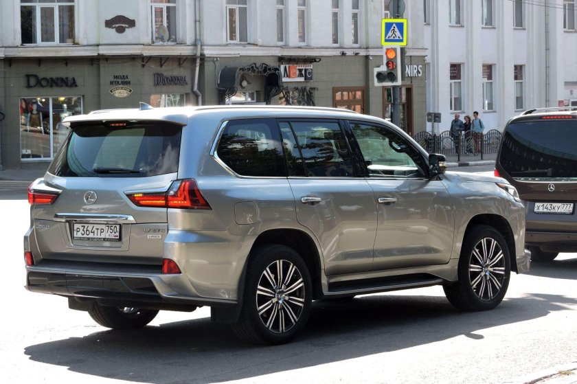 Лексус 750 LX