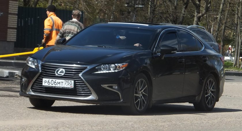 Lexus 750