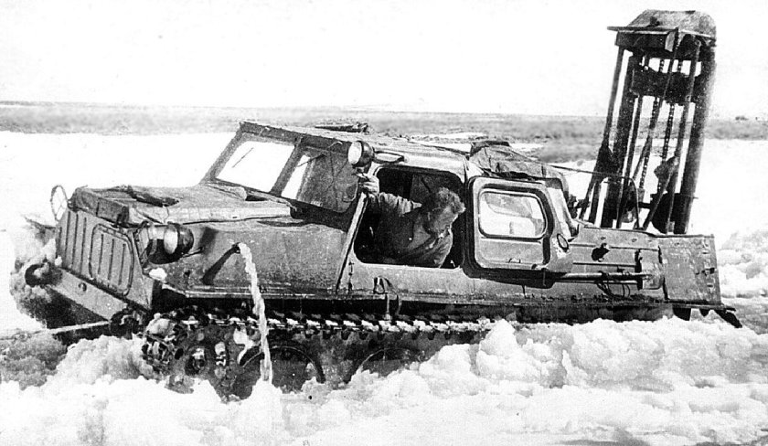 Гусеничный вездеход СССР ГАЗ 47