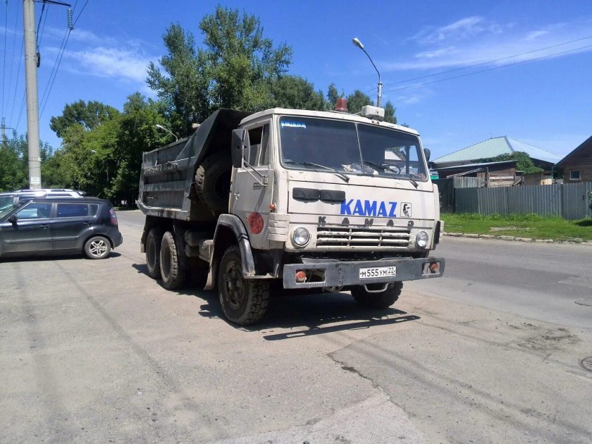 КАМАЗ припарковался