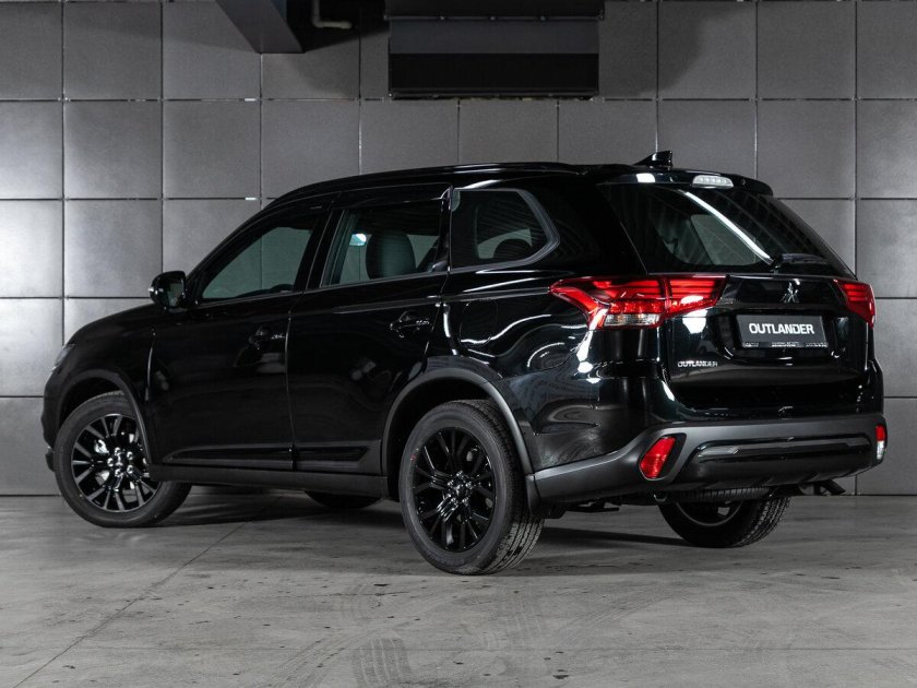 Mitsubishi Outlander Black Edition