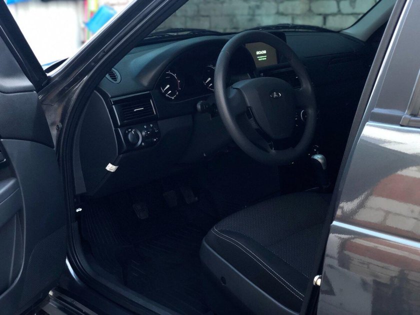 Приора 2 Люкс Блэк эдишн