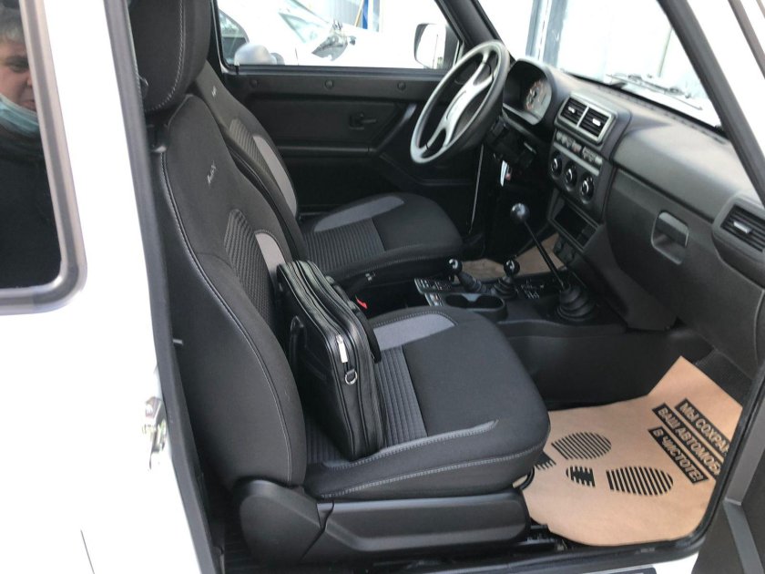 Нива Блэк эдишн салон