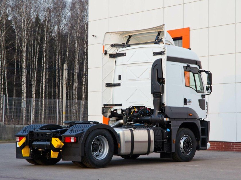 FAW тягач седельный jh6