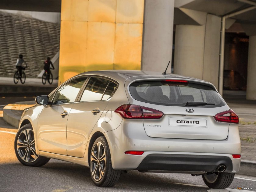 Кия Серато хэтчбек 2013