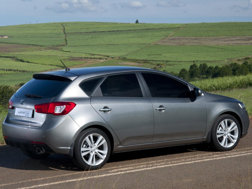 Kia Cerato 2010 хэтчбек