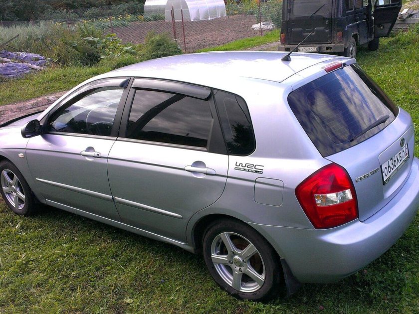 Кия Церато 2005 хэтчбек