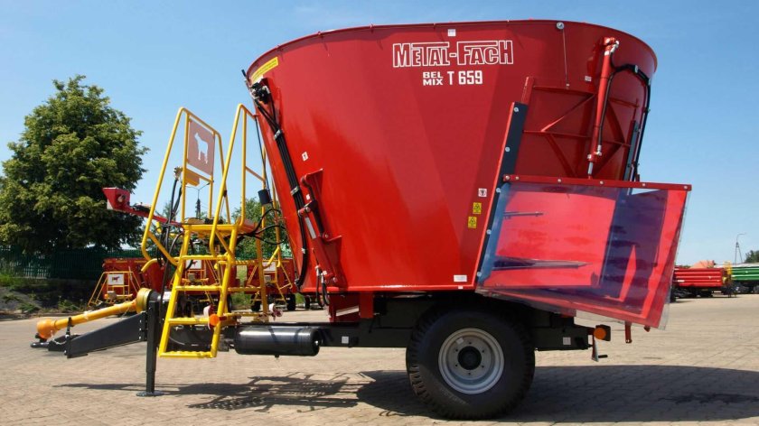 Миксер-кормораздатчик однороторный т-659 12м³