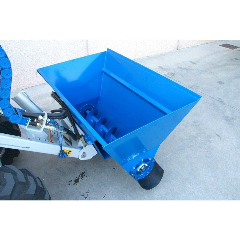 Кормораздатчик для МТЗ 82