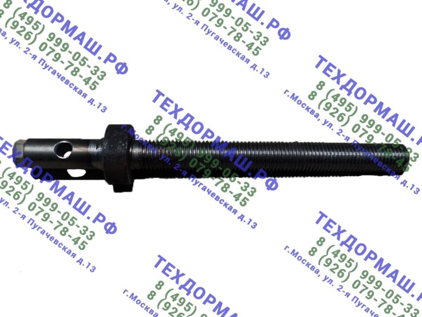 Винт регулировочный колеса щетки МТЗ-82