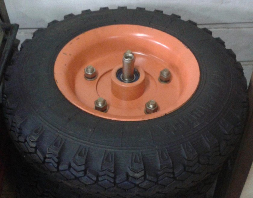 Колесо опорное щетки УМДУ МТЗ 82