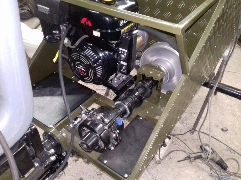 Гусеничный вездеход переломка