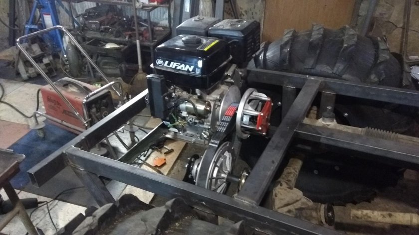 Гусеничный вездеход с двигателем ВАЗ 2108