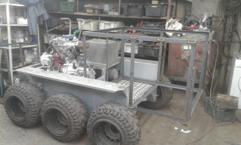 Шестиколесный мини вездеход