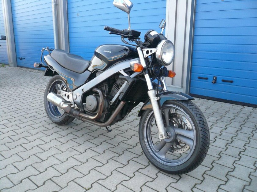 Honda NTV 650 Custom