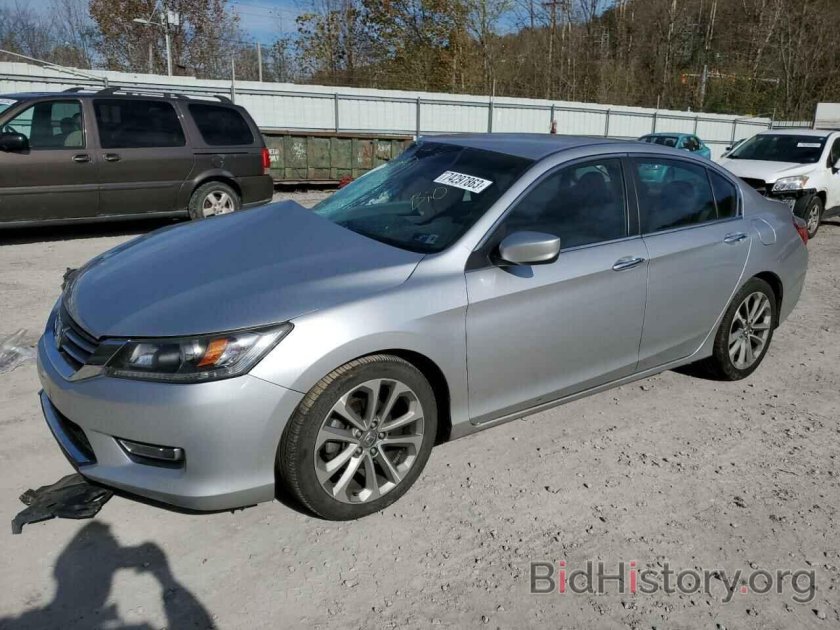 Серебристая Киа Оптима 2012