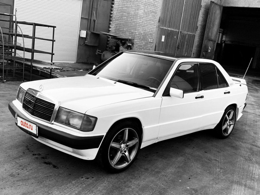Мерседес 190 белый
