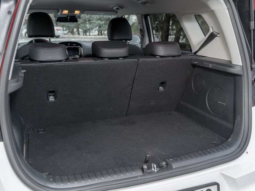 Багажное отделение е Киа соул 2023 Люкс
