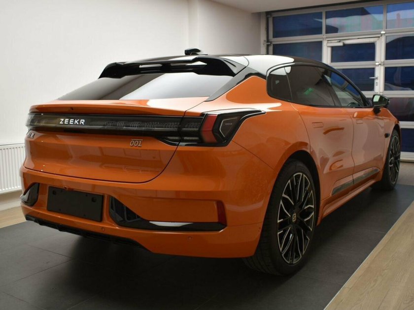 Zeekr 007 100kwh вид сбоку