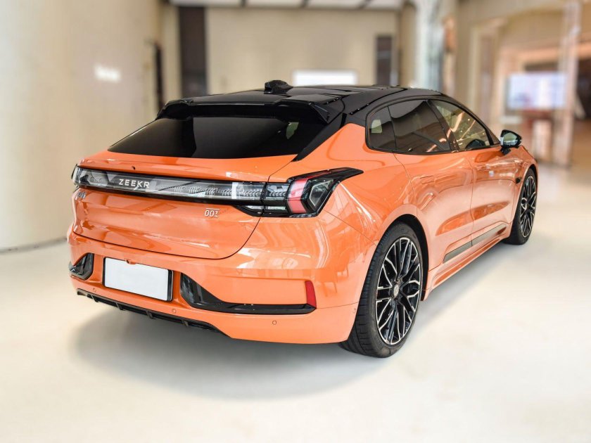 Электромобиль zeekr 001