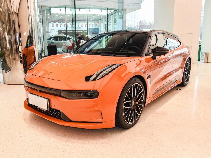 Электрокар zeekr 001