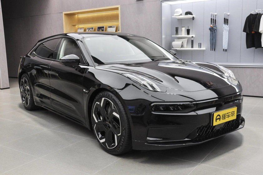 Zeekr 001 черный