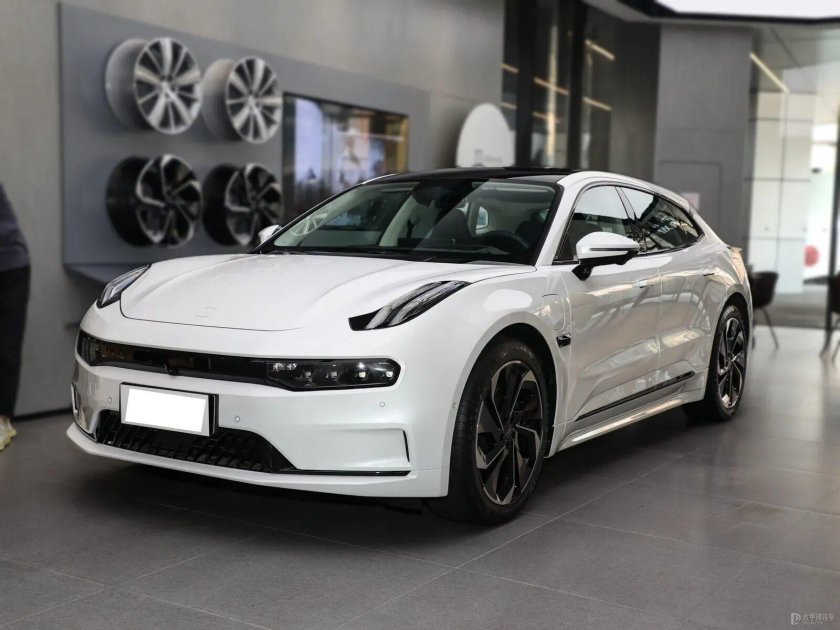 Китайский электромобиль zeekr 001