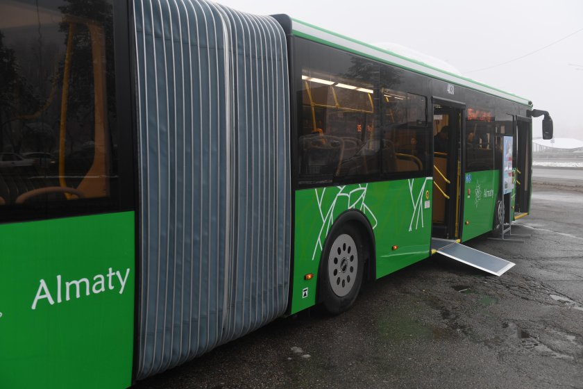 12 Метровый автобус