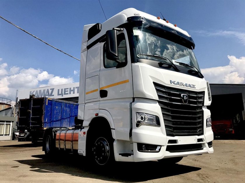 Тягач КАМАЗ-54901