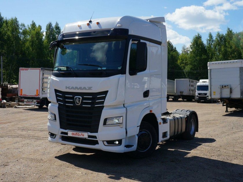 Мерседес Аксор 2021