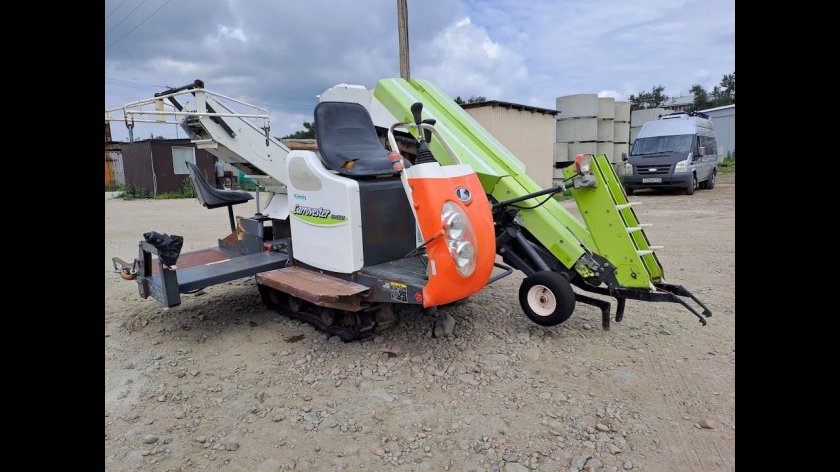 Самоходный морковоуборочный комбайн