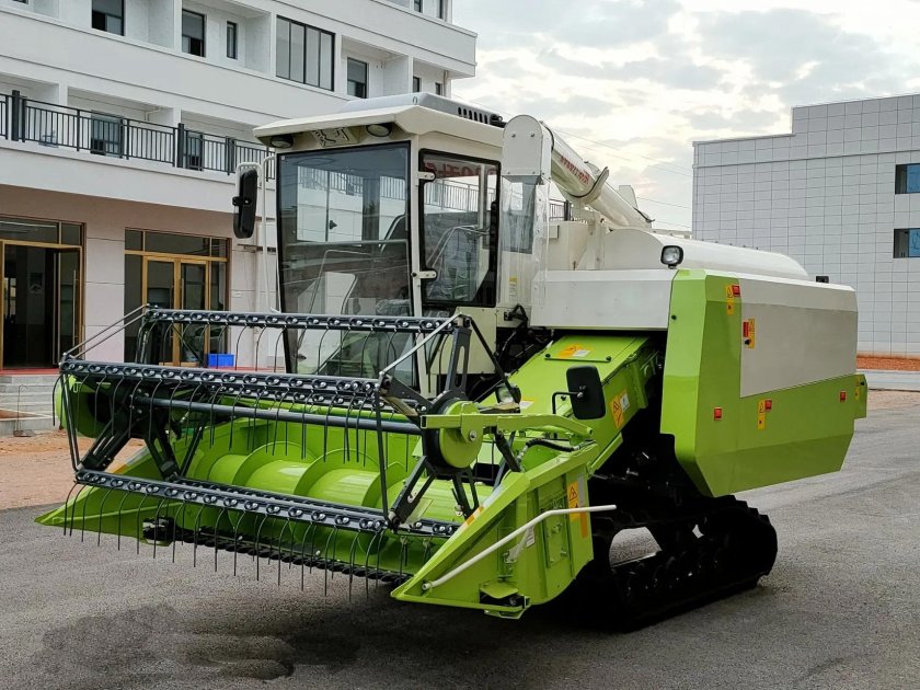 Kubota combine Harvester Japan