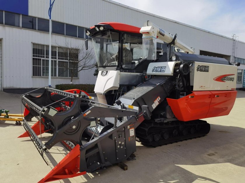 Комбайн Кубота зерноуборочный