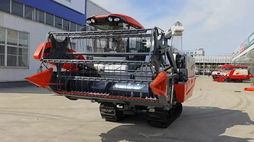 Комбайн Кубота зерноуборочный