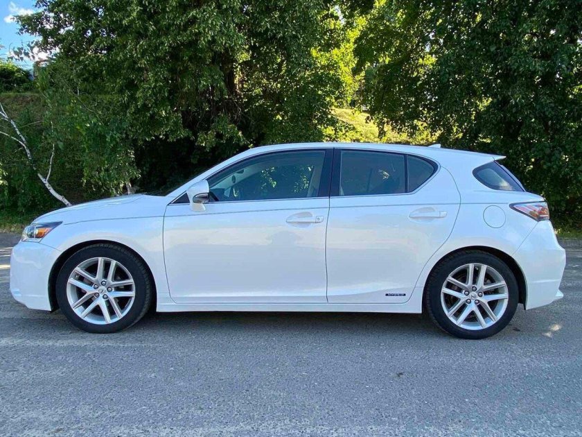 Lexus ct200h 2014