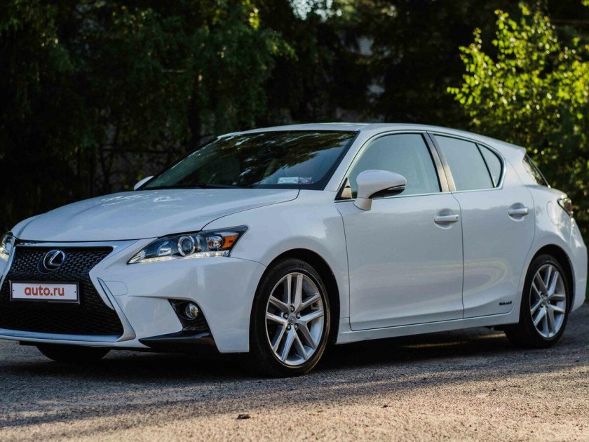 Lexus ct200h белый