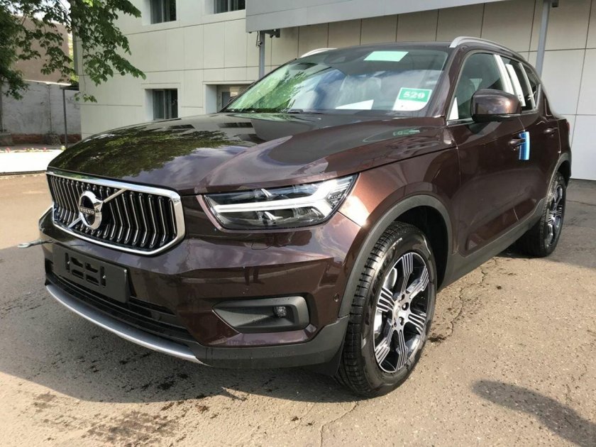 Вольво xc40 коричневый