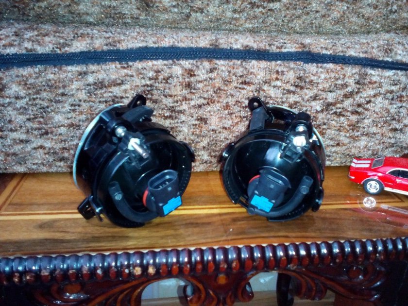 Противотуманки Лада Гранта лифтбек