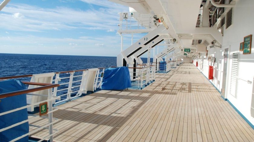 Палуба пассажирского корабля