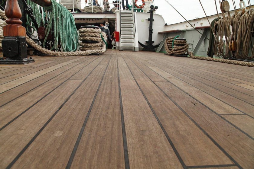 Корабль палуба спереди