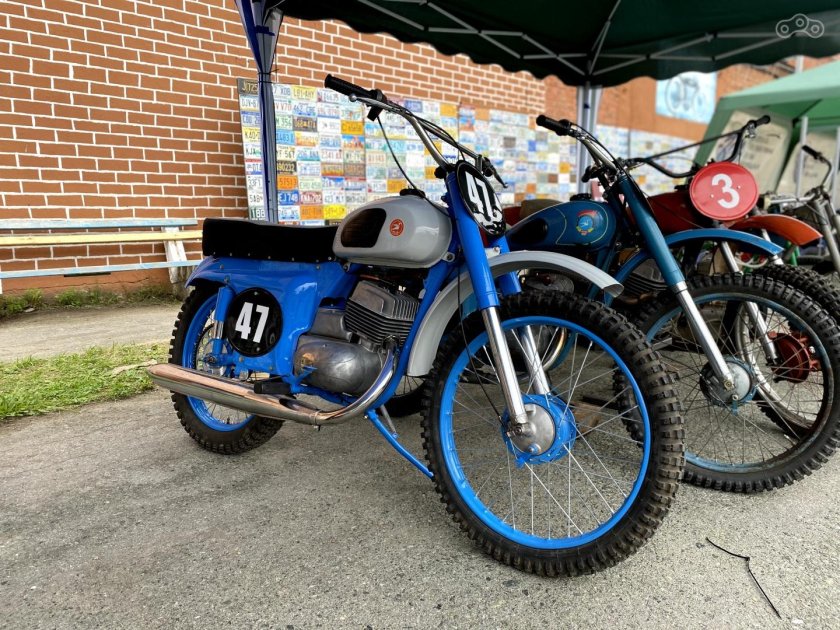 Мотоцикл Минск м 106