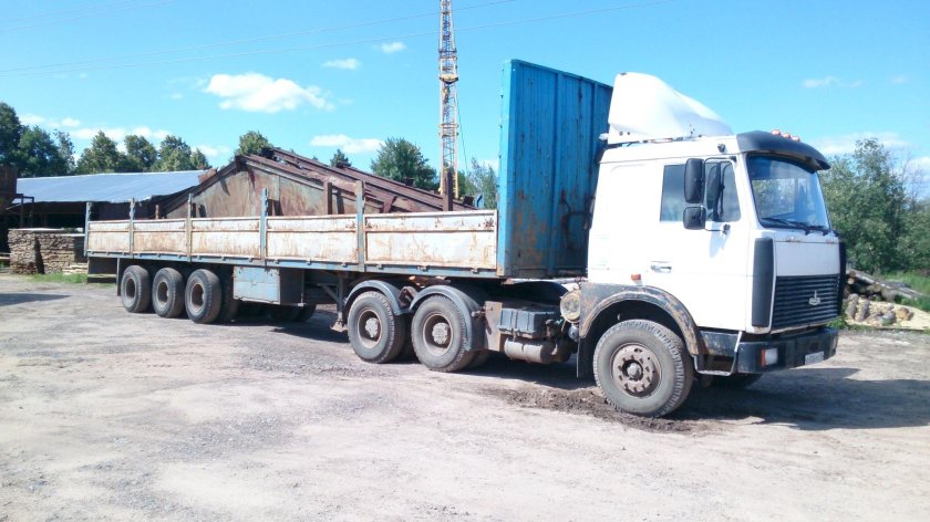 МАЗ 64229 седельный тягач