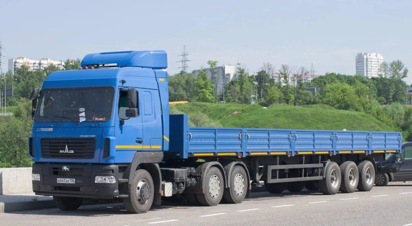 МАЗ 6430 С полуприцепом бортовой