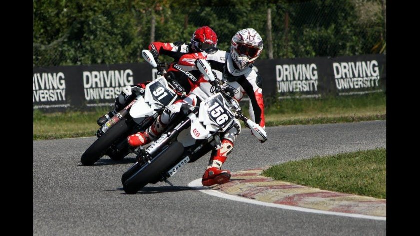 Мотард гонка